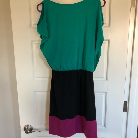 Color block dress - Picture 1 of 3